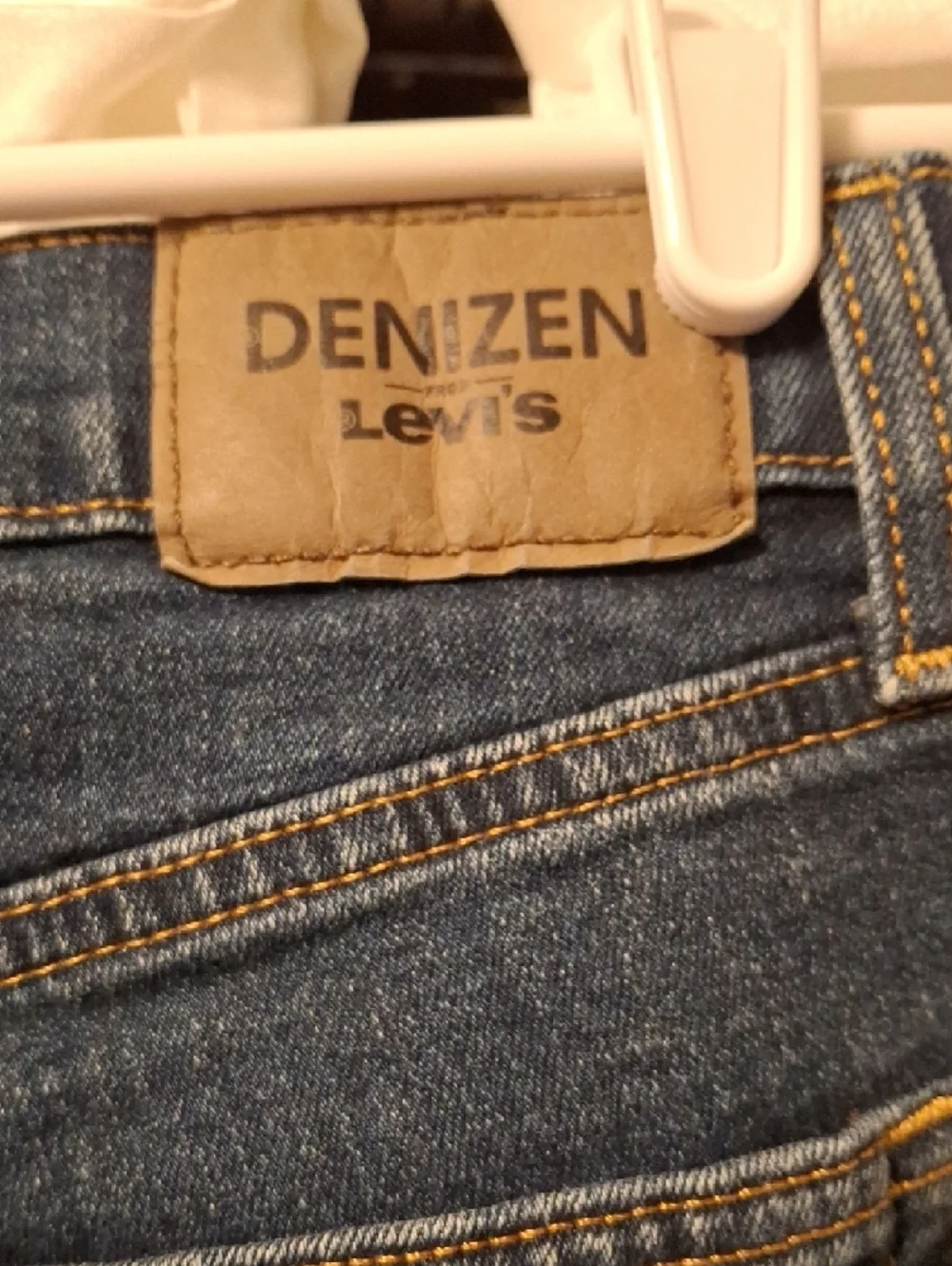 Levis slim cut